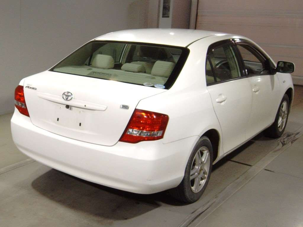 2010 Toyota Corolla Axio NZE141[1]