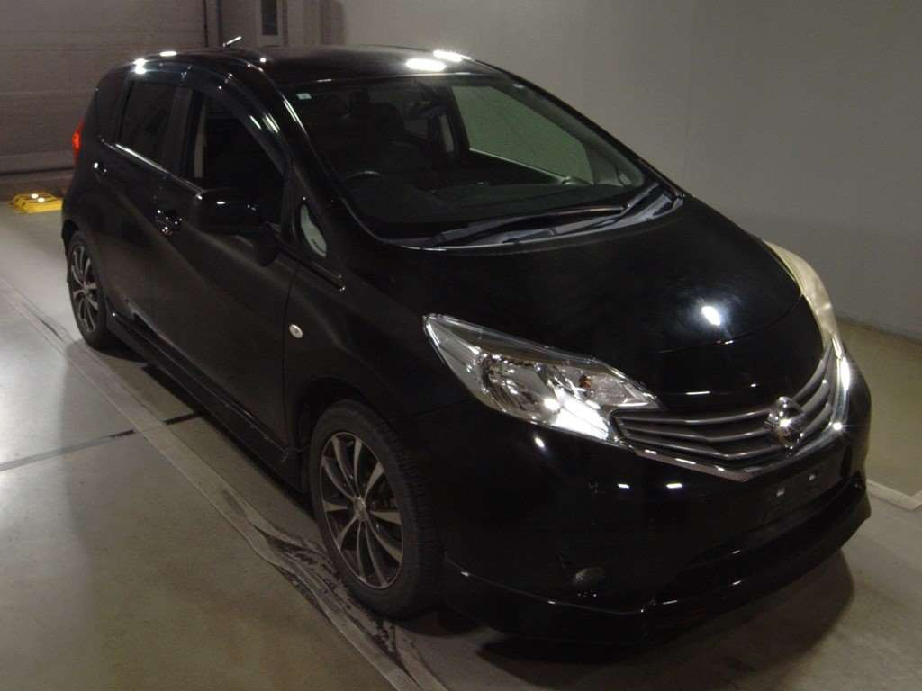 2013 Nissan Note E12[2]