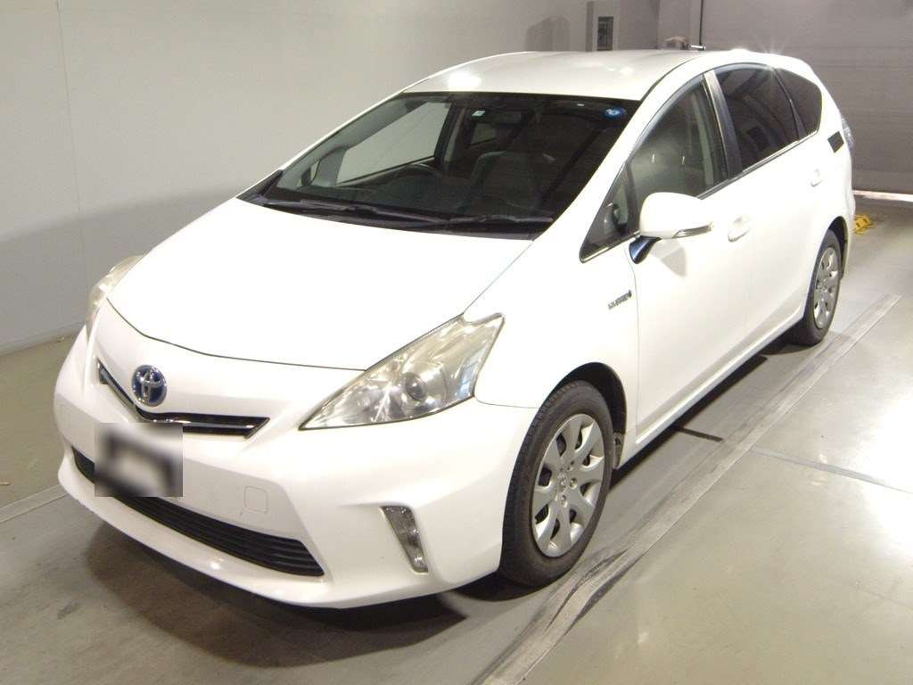 2011 Toyota Prius alpha ZVW41W[0]