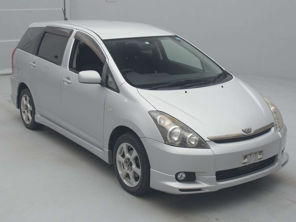 2005 Toyota Wish ZNE14G[2]