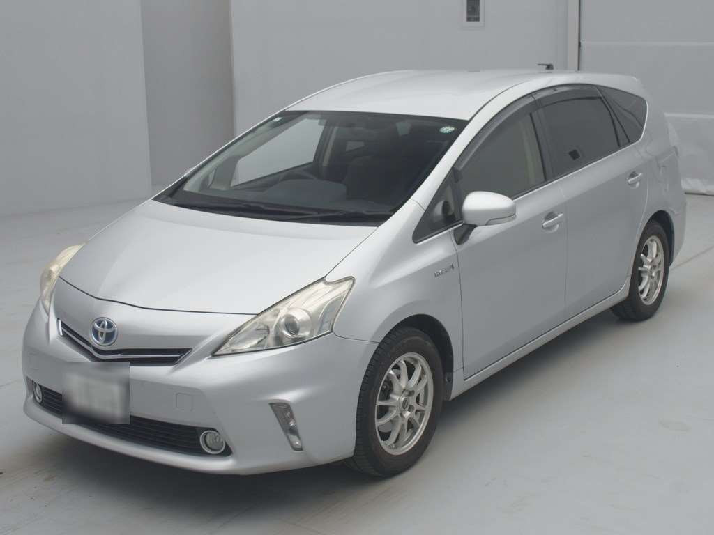 2013 Toyota Prius alpha ZVW41W[0]