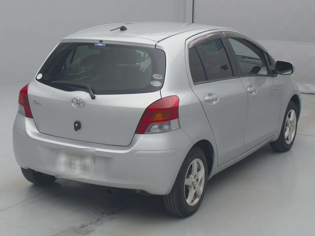 2010 Toyota Vitz SCP90[1]