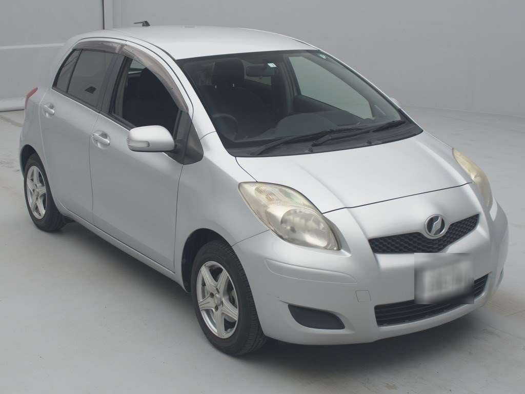 2010 Toyota Vitz SCP90[2]