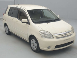 2003 Toyota Raum