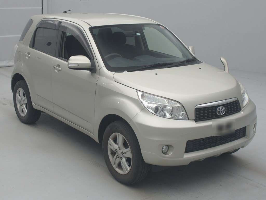 2013 Toyota Rush J210E[2]