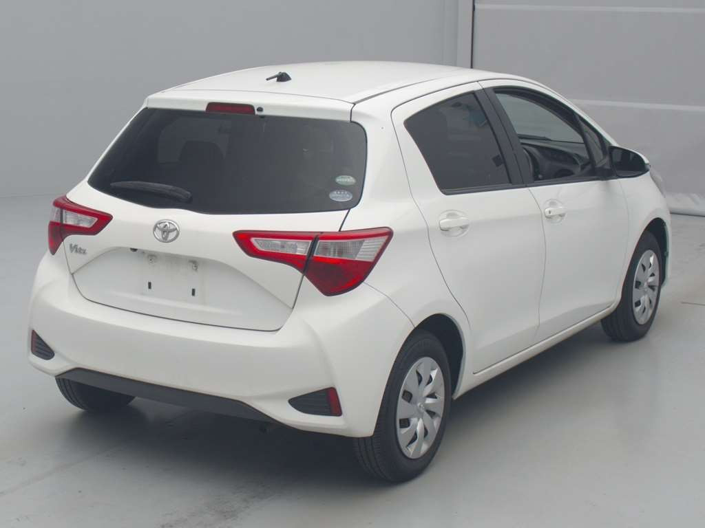 2017 Toyota Vitz KSP130[1]