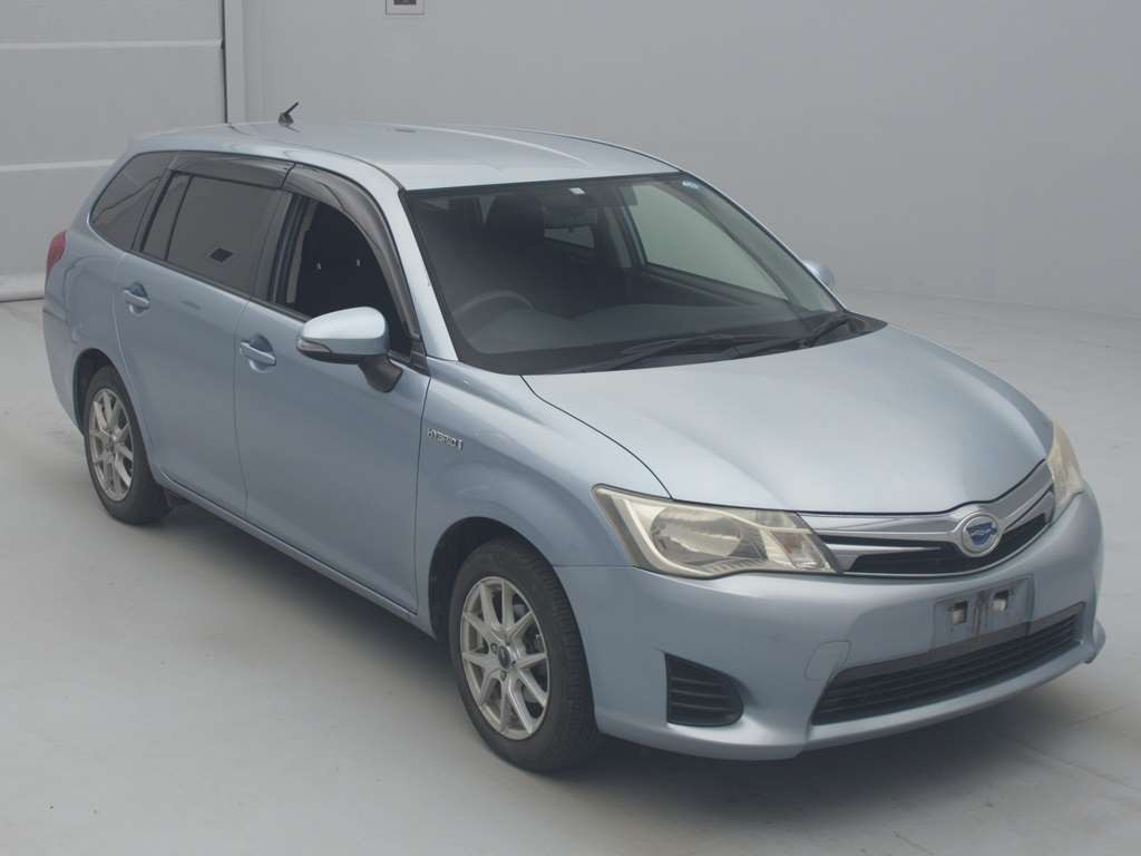 2013 Toyota Corolla Fielder NKE165G[2]