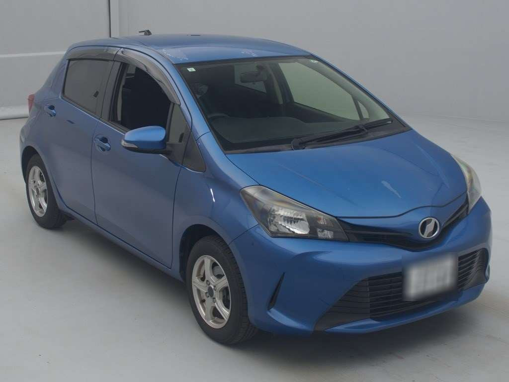 2015 Toyota Vitz KSP130[2]