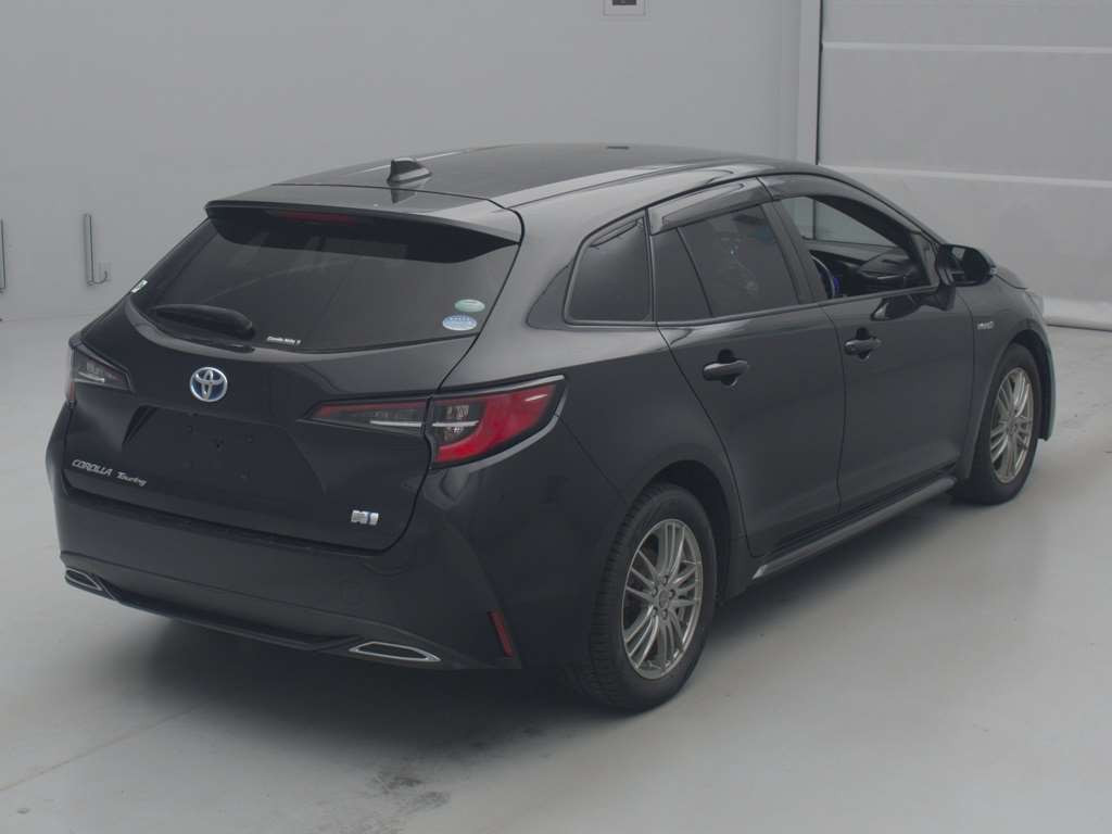 2019 Toyota Corolla Touring Wagon ZWE214W[1]