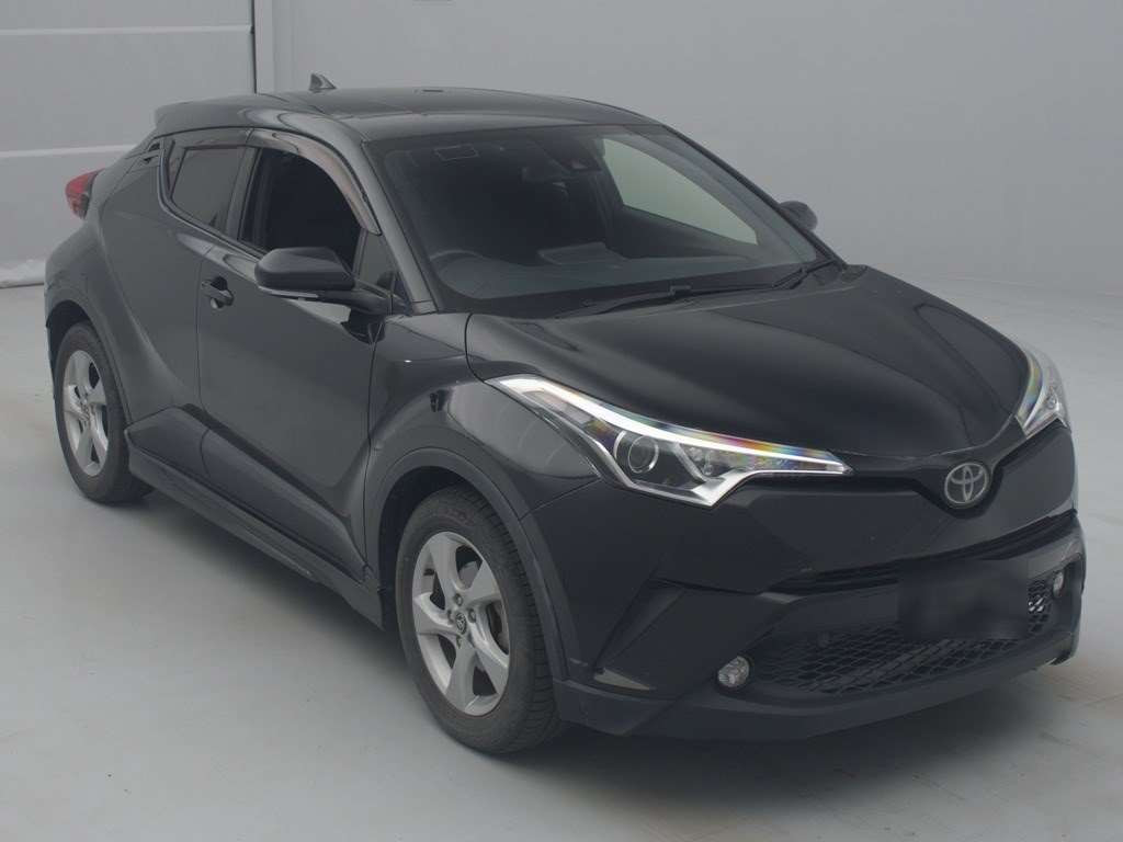 2017 Toyota C-HR NGX50[2]