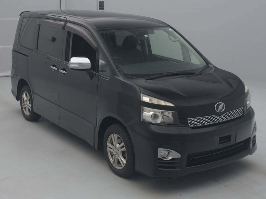 2011 Toyota Voxy ZRR75W[2]