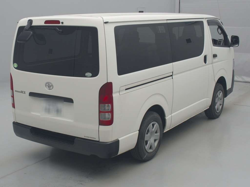 2013 Toyota Regiusace Van KDH206V[1]