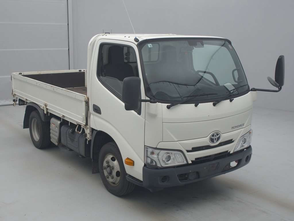 2019 Toyota Toyoace Truck XZC605[2]