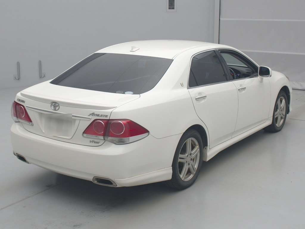 2010 Toyota Crown GRS201[1]