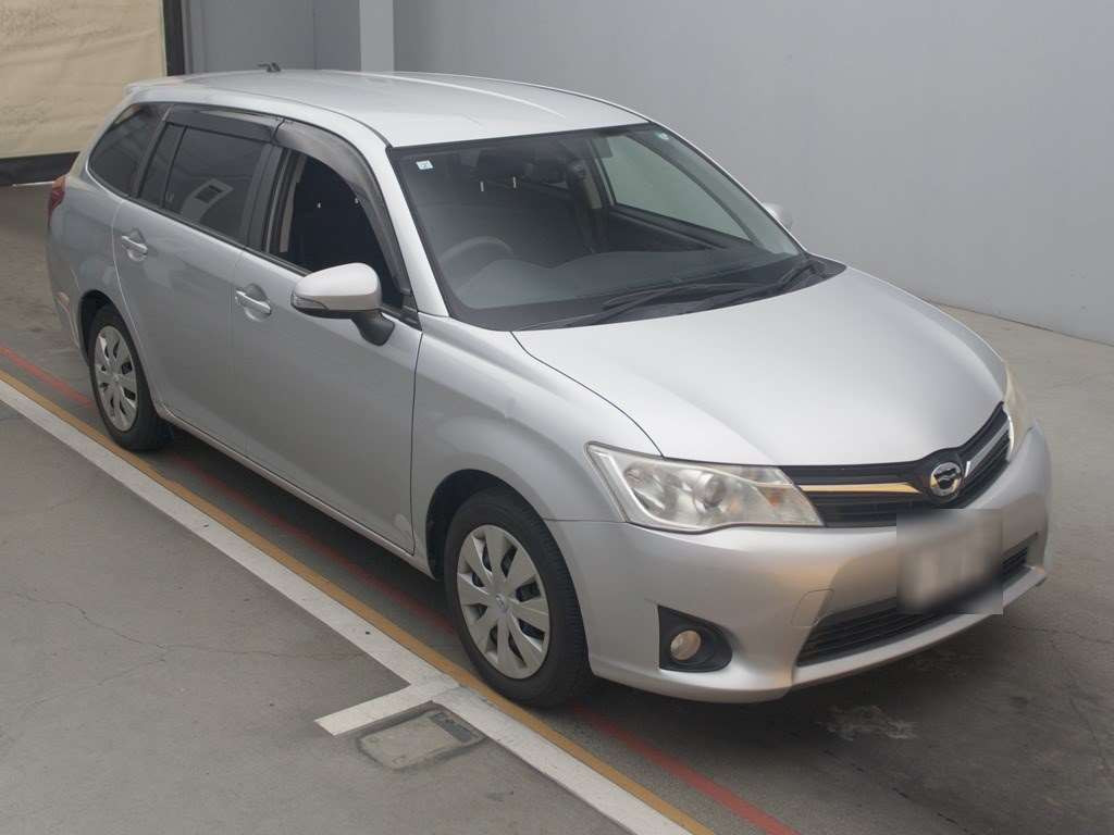 2013 Toyota Corolla Fielder NZE161G[2]