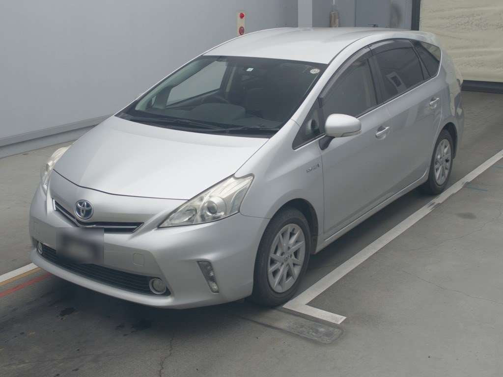 2014 Toyota Prius alpha ZVW41W[0]