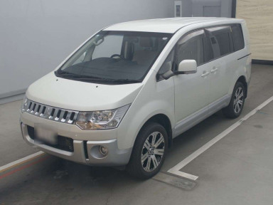 2016 Mitsubishi Delica D5