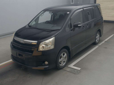 2010 Toyota Noah