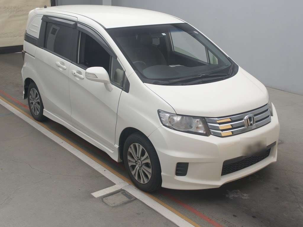 2012 Honda Freed Spike GB3[2]