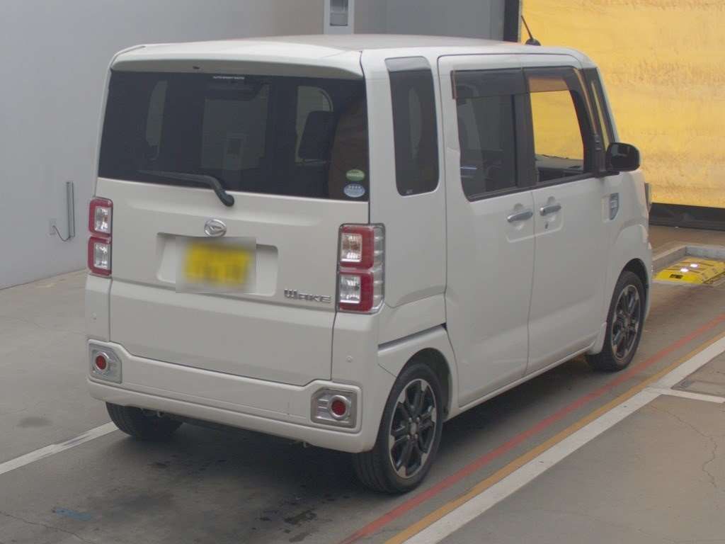 2017 Daihatsu Wake LA700S[1]