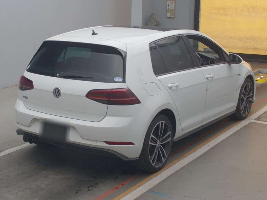 2017 Volkswagen Golf GTE AUCUK[1]