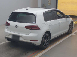 2017 Volkswagen Golf GTE