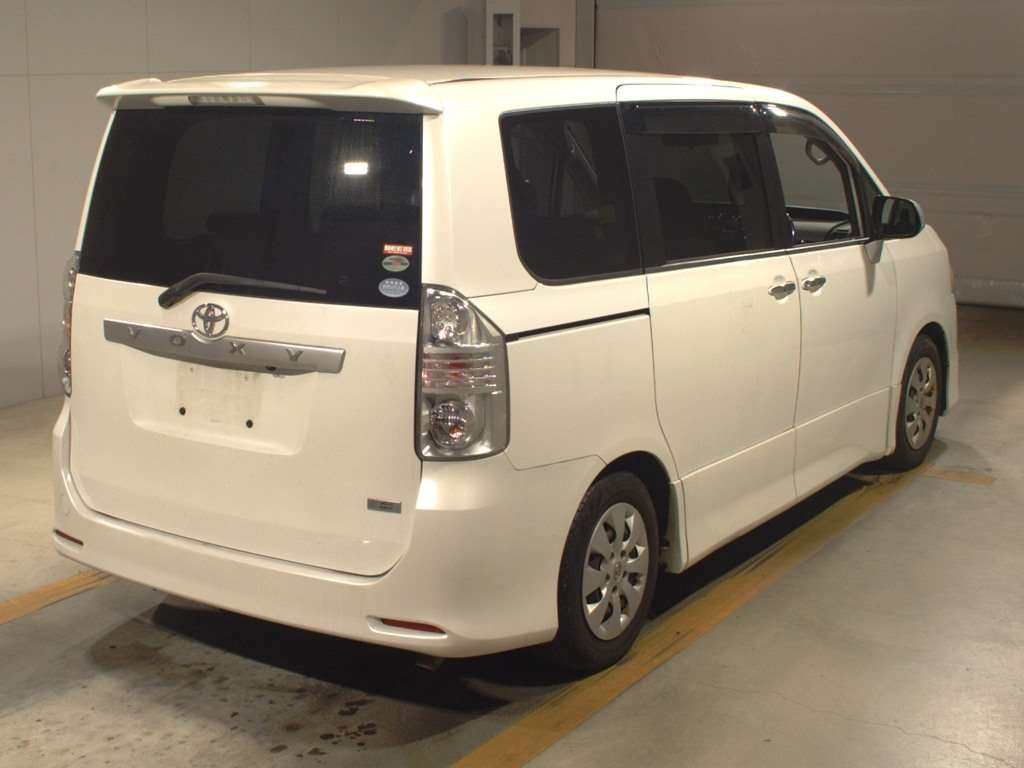 2009 Toyota Voxy ZRR70W[1]