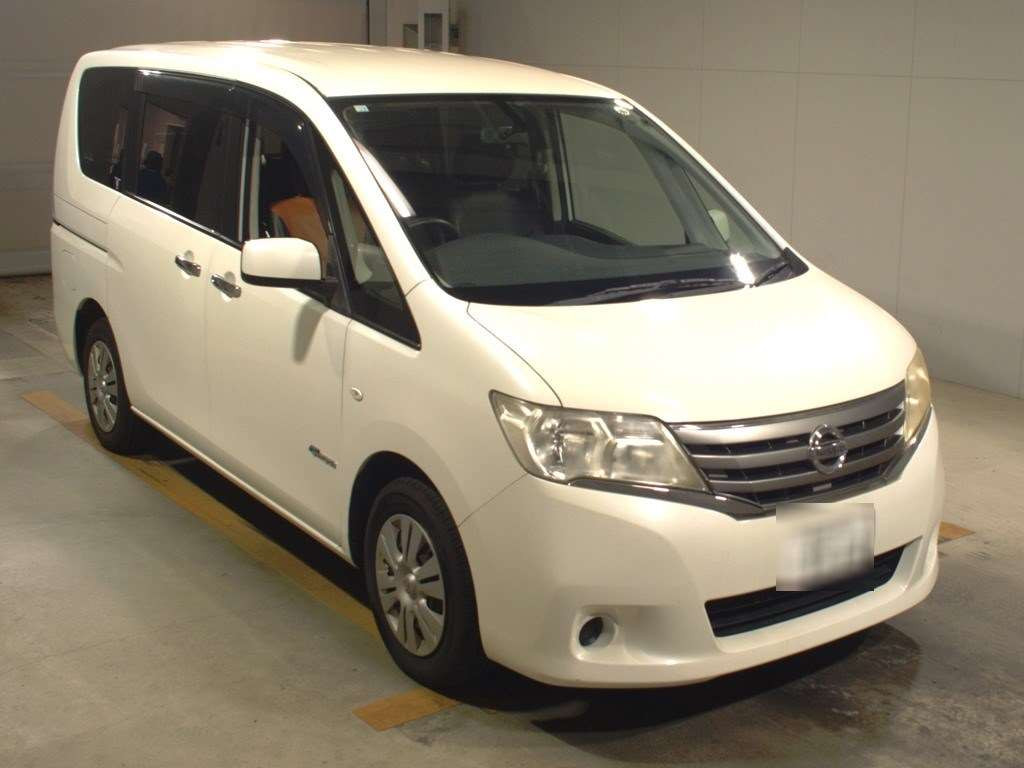 2013 Nissan Serena HC26[2]