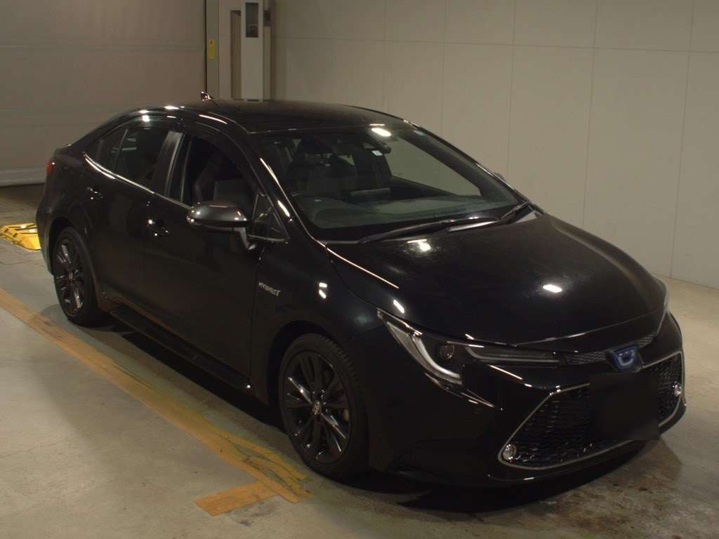 2019 Toyota Corolla Sedan ZWE211[2]