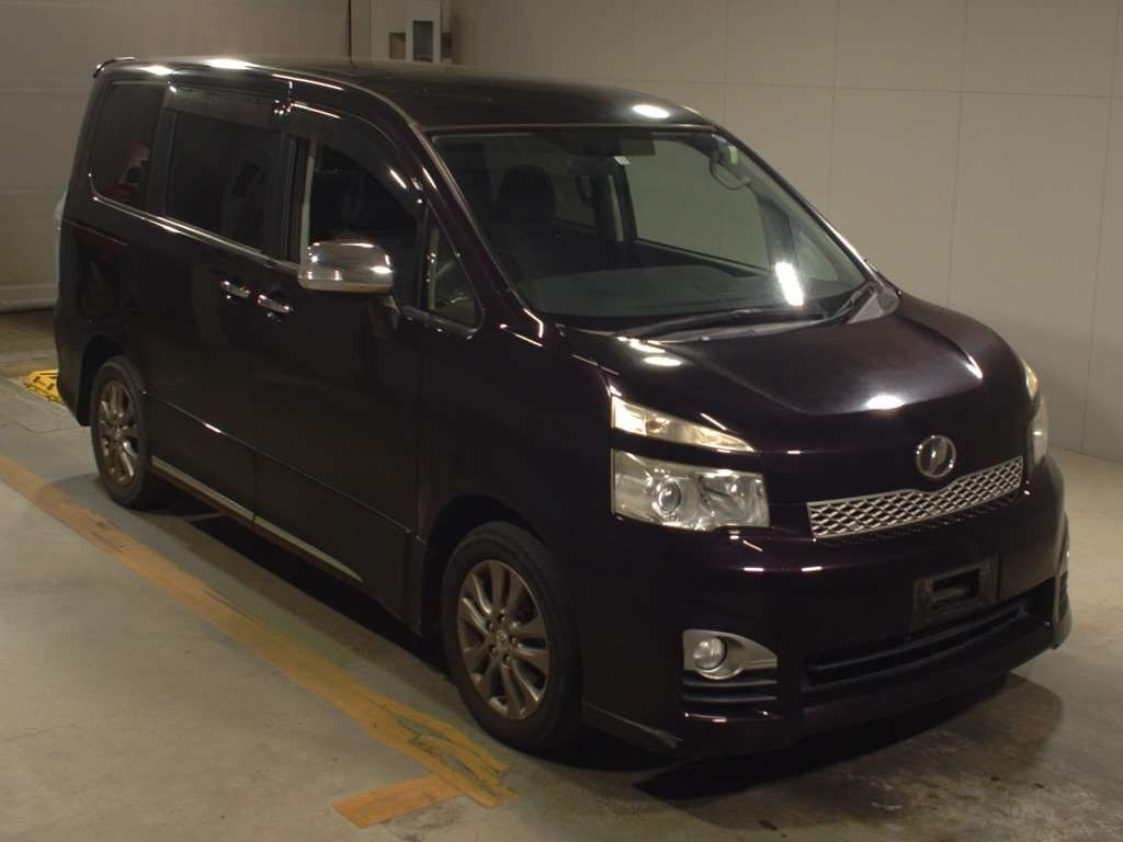 2011 Toyota Voxy ZRR70W[2]