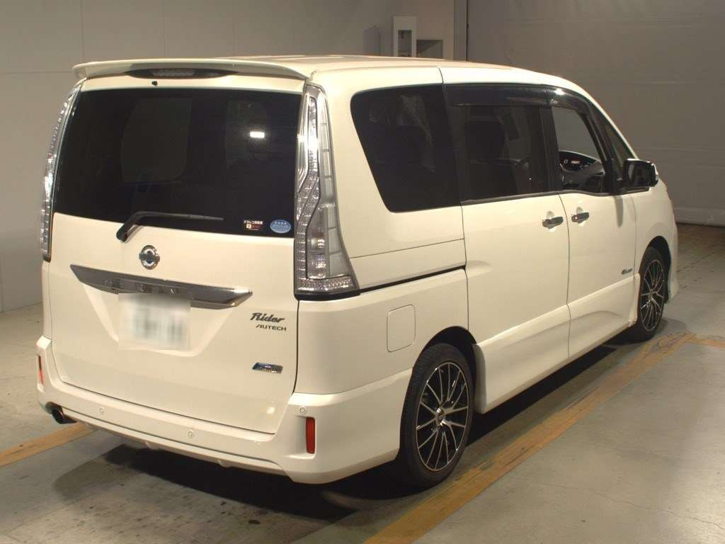 2015 Nissan Serena HC26[1]