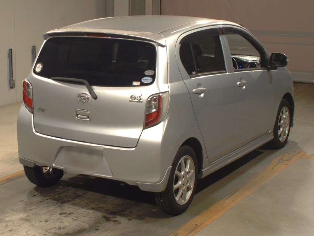 2011 Daihatsu Mira es LA300S[1]