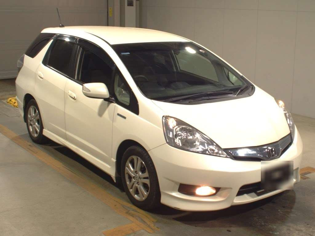 2012 Honda Fit Shuttle Hybrid GP2[2]