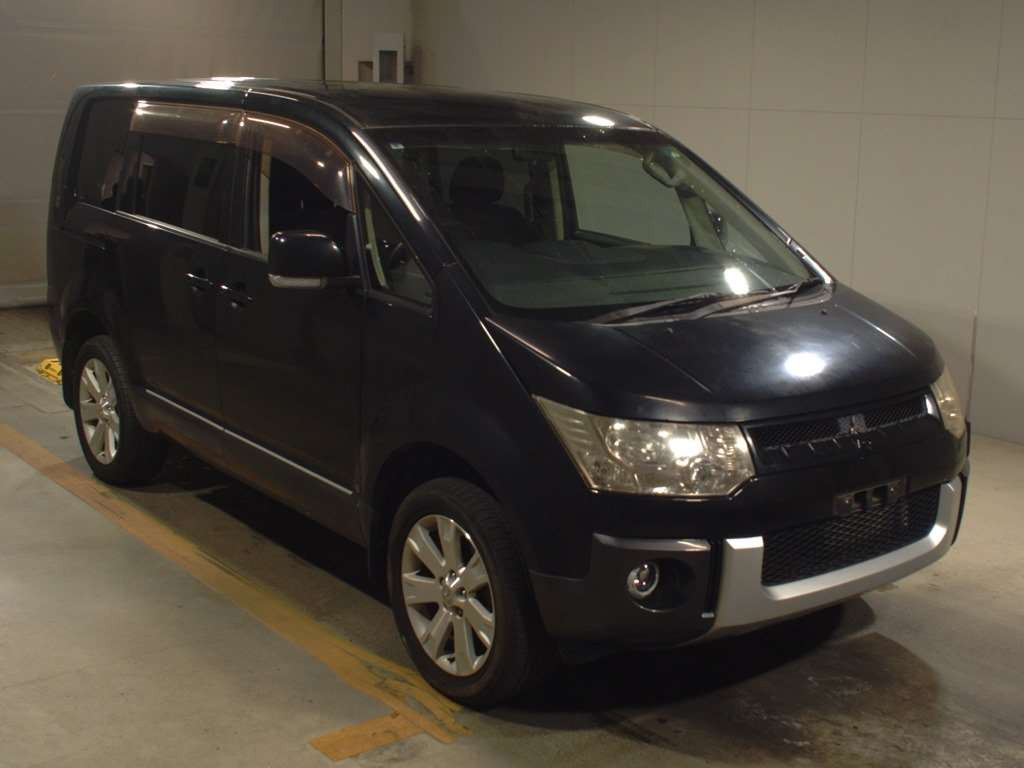 2009 Mitsubishi Delica D5 CV5W[2]