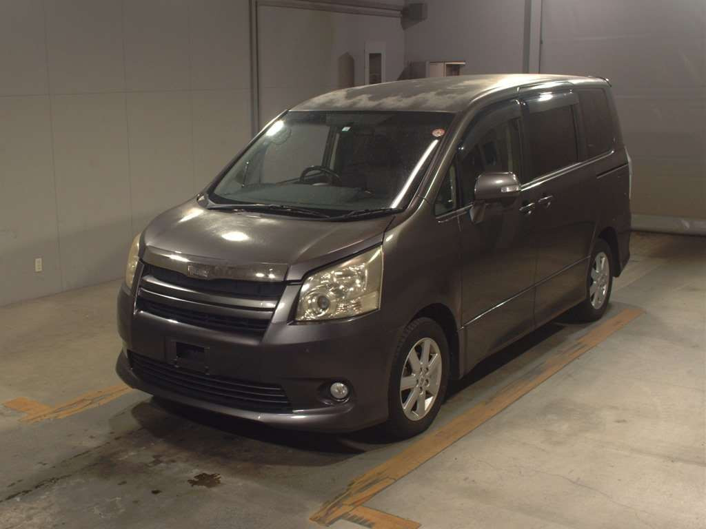 2009 Toyota Noah ZRR70W[0]