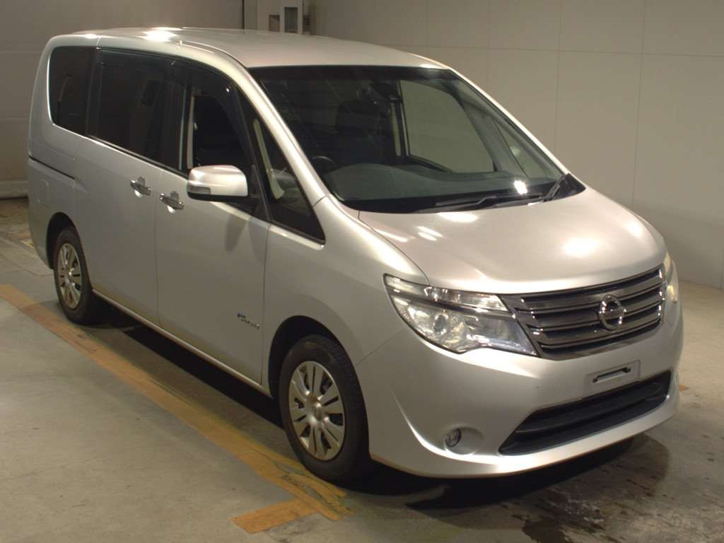 2014 Nissan Serena HC26[2]