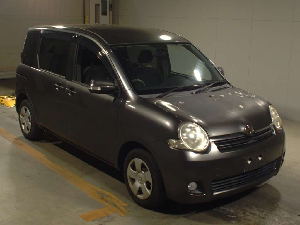 2009 Toyota Sienta NCP81G[2]