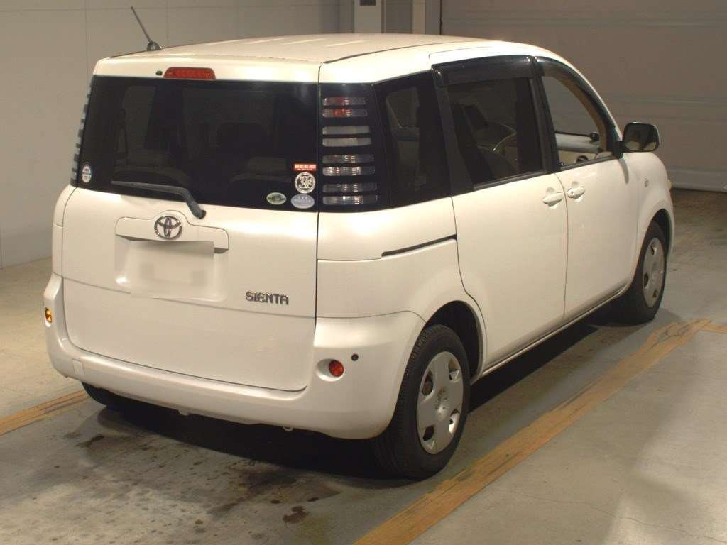 2004 Toyota Sienta NCP81G[1]