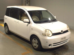 2004 Toyota Sienta