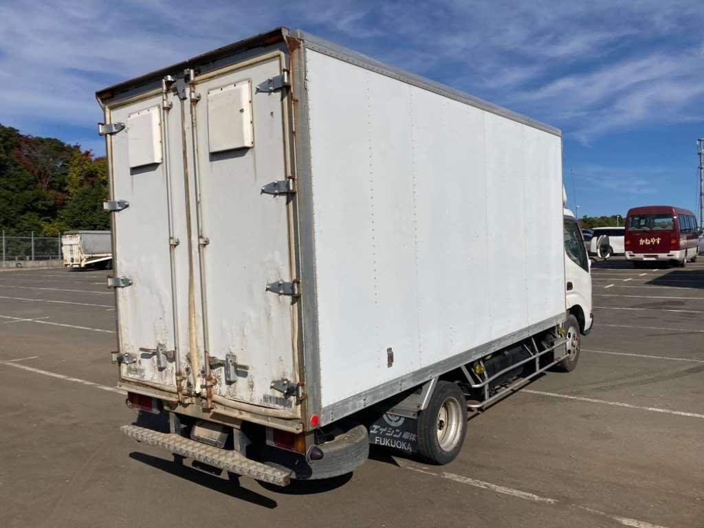 2004 Hino DUTRO XZU346M[1]