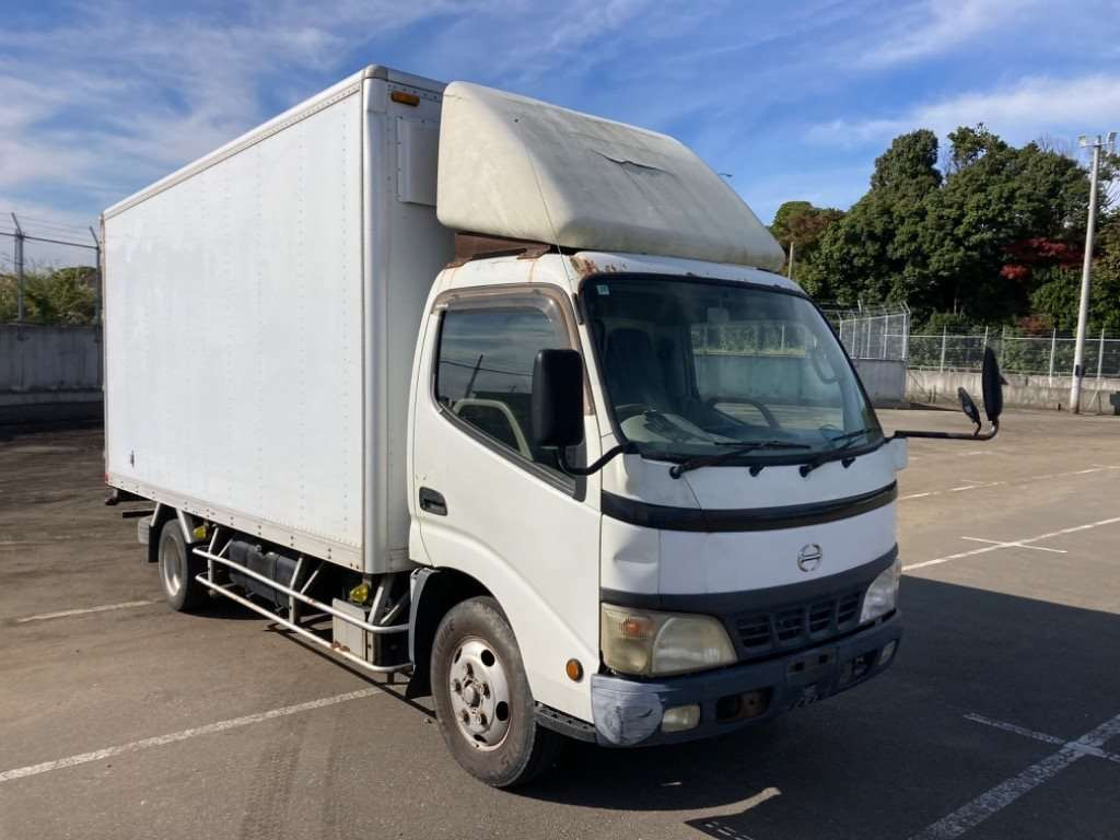 2004 Hino DUTRO XZU346M[2]