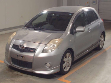 2005 Toyota Vitz