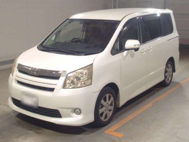 2010 Toyota Noah