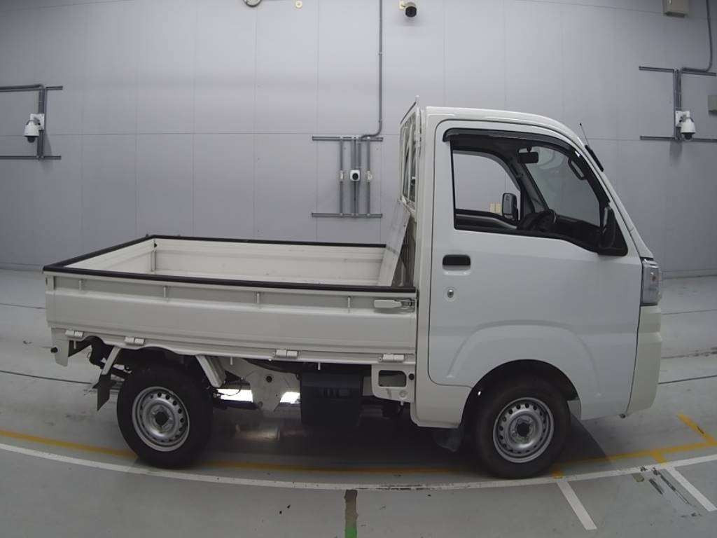 2020 Daihatsu Hijet Truck S510P[2]