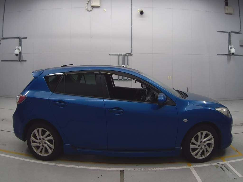 2011 Mazda Axela Sport BL5FW[2]