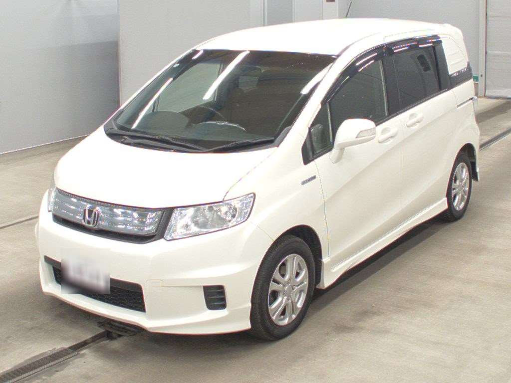 2013 Honda Freed spike hybrid GP3[0]