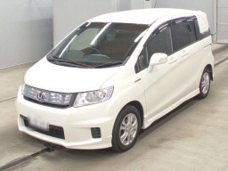 2013 Honda Freed spike hybrid