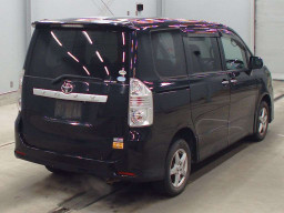 2009 Toyota Voxy