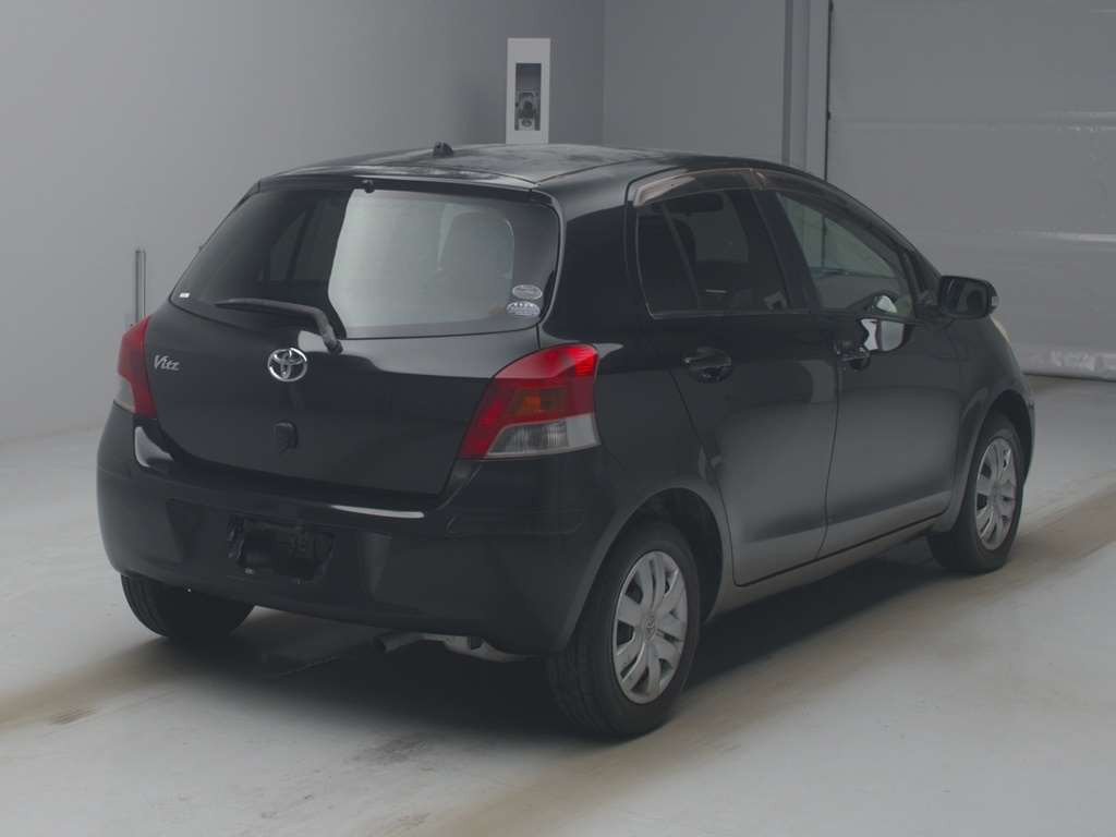 2009 Toyota Vitz SCP90[1]