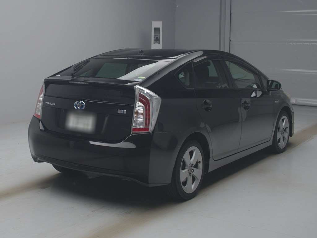 2013 Toyota Prius ZVW30[1]